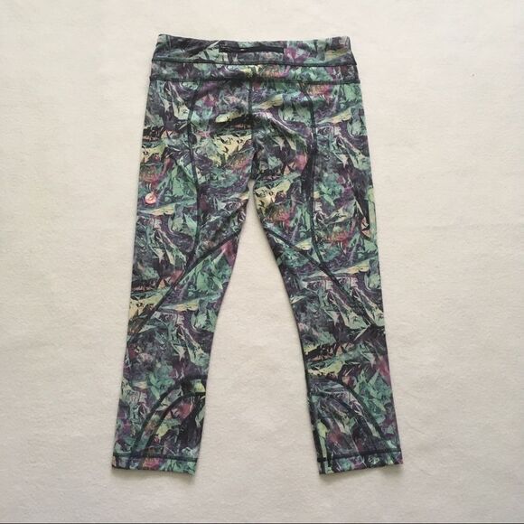 Lululemon Women Run Inspire Crop II All Full-On Luxtreme Iridescent Multi Blue 6 - Picture 8 of 8